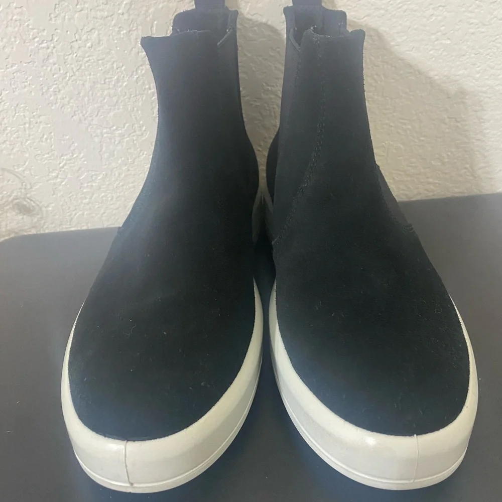 Ecco women Black Suede Chelsea Sneaker Boots - Casual Slip-On size 37 USA 7.5